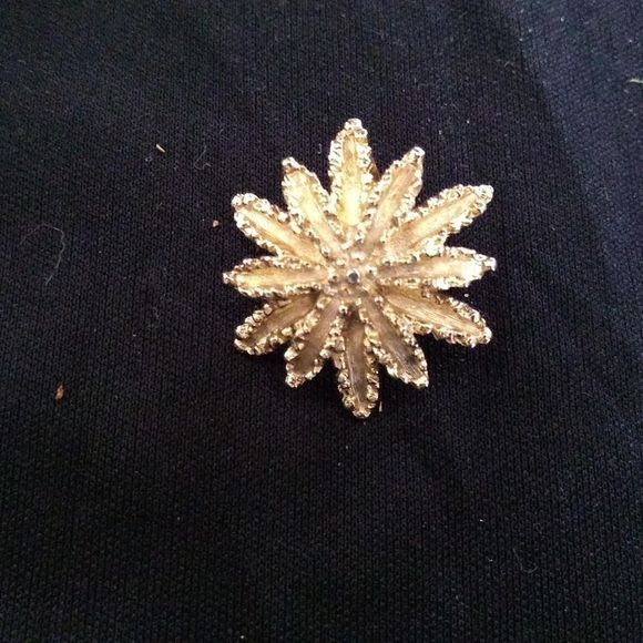 Vintage Avon Sunburst Earrings,Signed 'AVon ©'. - Picture 2 of 6